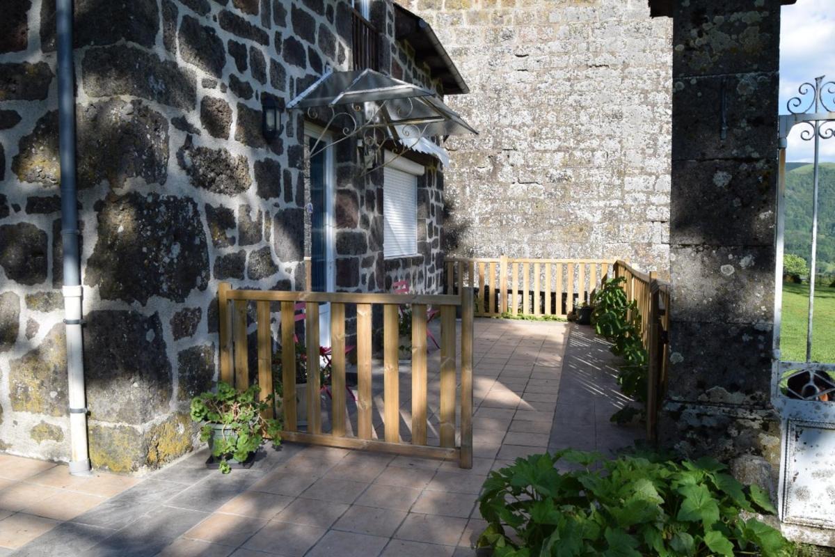 Gite 4 Personnes Dans Le Cantal Animaux Bienvenus Lascelle Exteriér fotografie